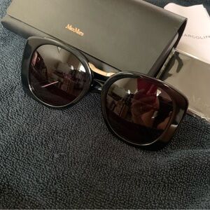 MaxMara Elegant Black Sunglasses